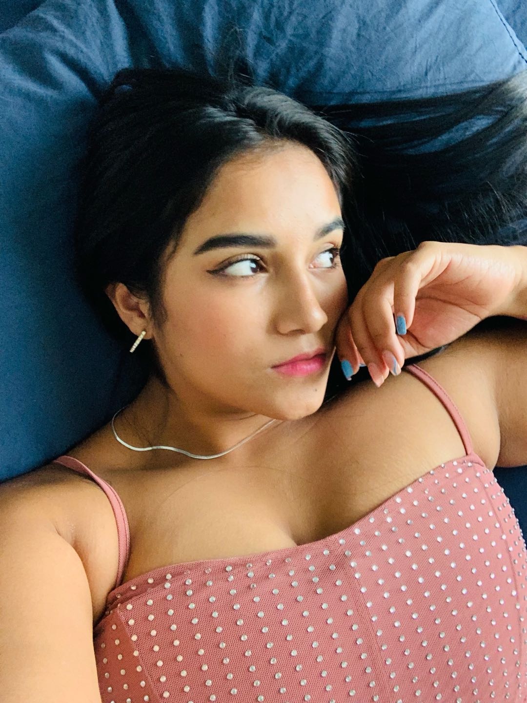 Sophia on 1on1chat